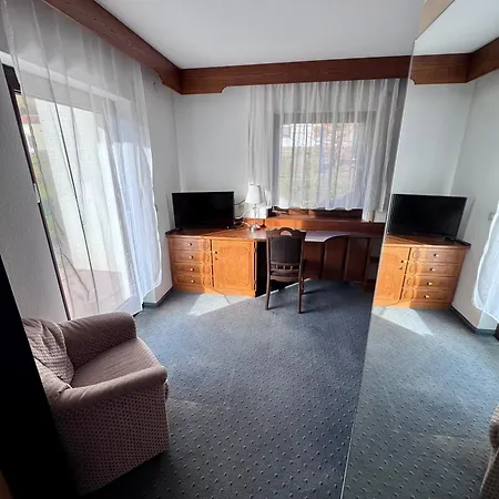 Schaefer فندق مبيت وإفطار Enzklösterle