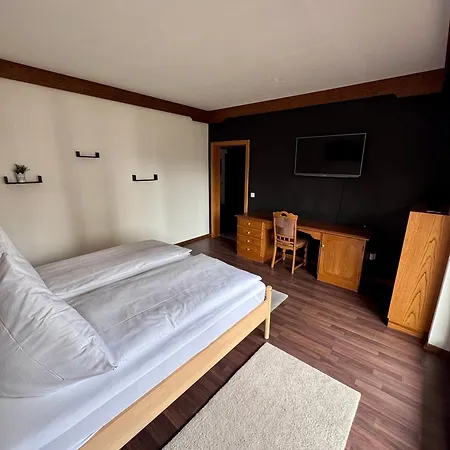 فندق مبيت وإفطار Schaefer Enzklösterle