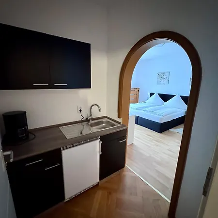 Bed & Breakfast Schaefer 3*