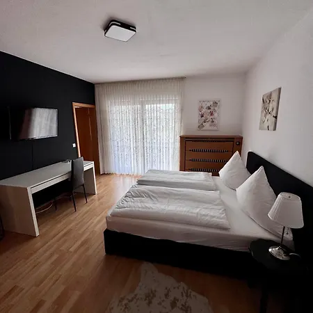 فندق مبيت وإفطار Schaefer Enzklösterle